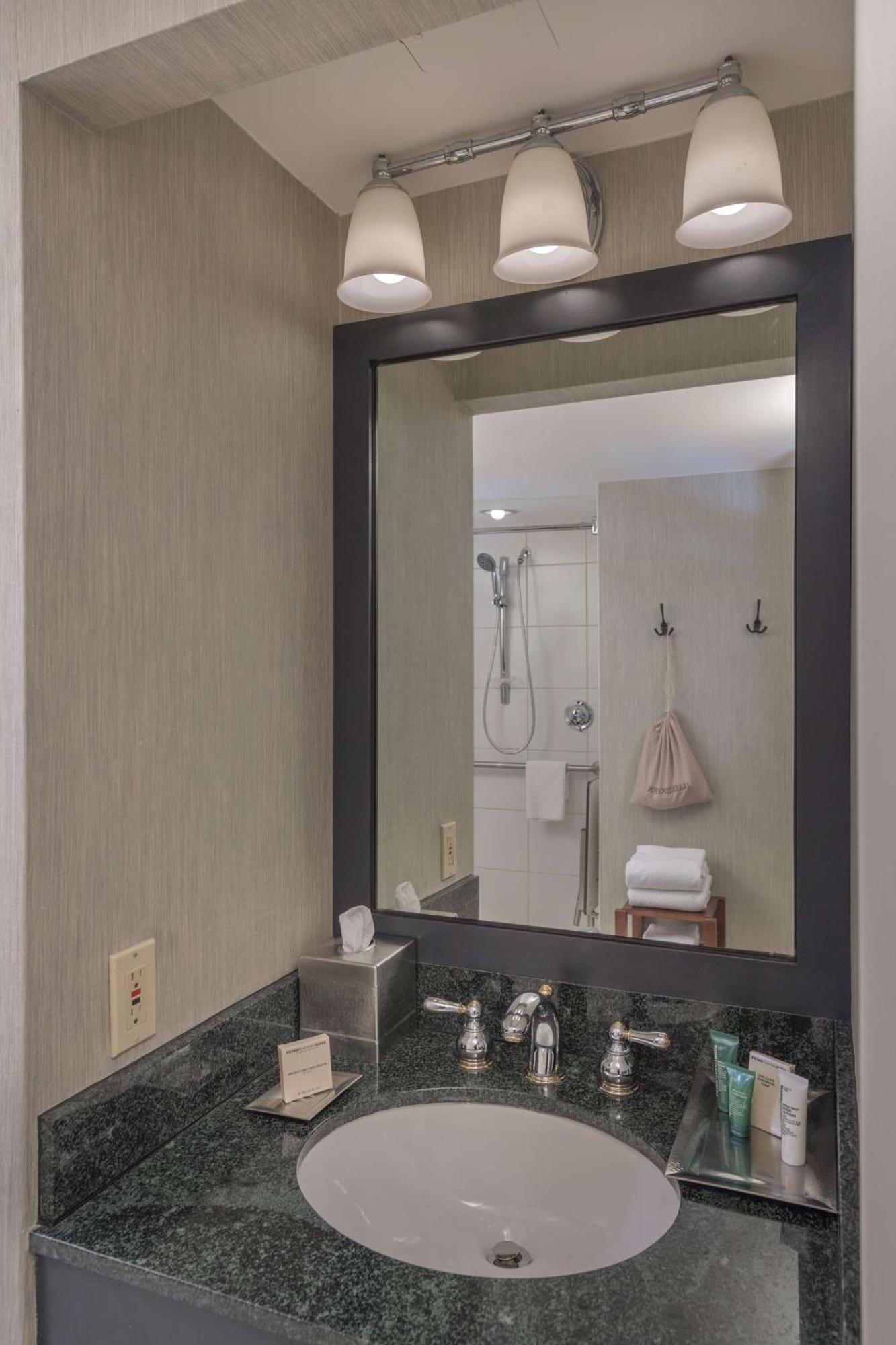 Hotel Hilton Boston-woburn 3*